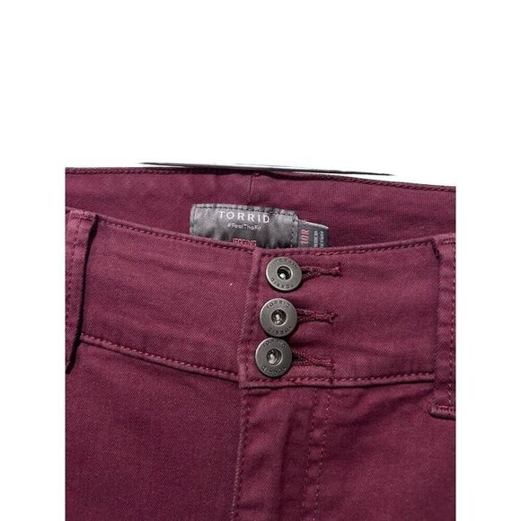 Torrid Feel The Fit Super Soft Five Pocket Style Jegging Burgundy Size 10R - Picture 4 of 11